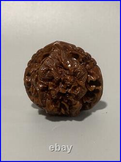 Chinese Old Collection Walnut Handcarved Exquisite Dragon Pattern Statue 19314