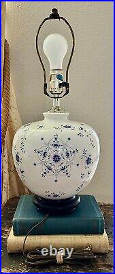 Vintage Chinese Ginger Jar Lamp Blue & White/Delft